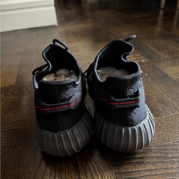 Yeezy Boost 350 V2 Bred - Picture 4 of 5